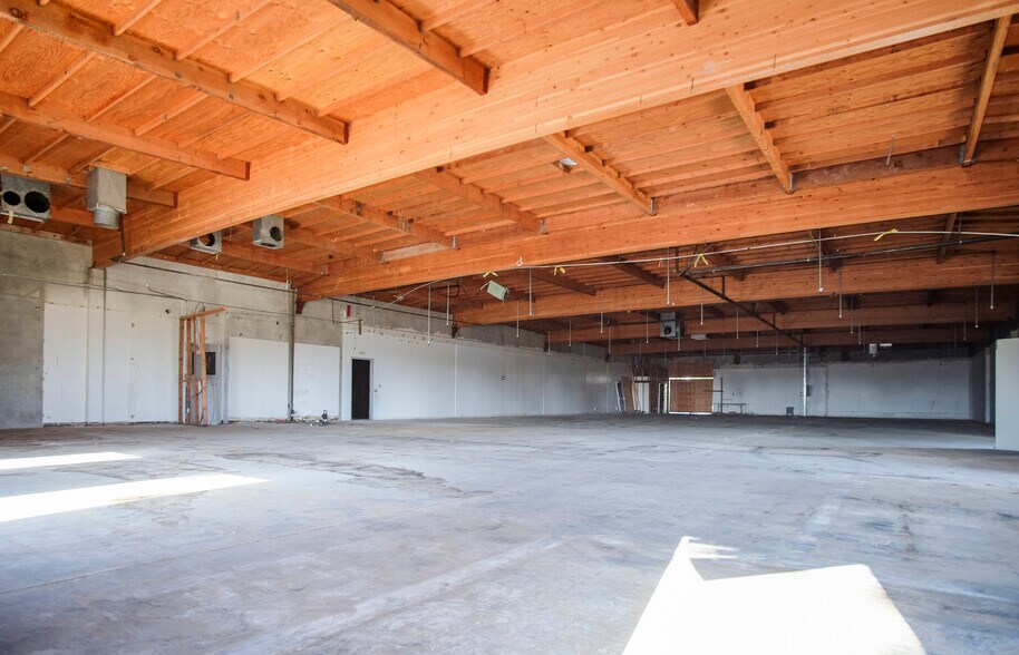 More Photos Of 6384 Via Real, Carpinteria Warehouse For Sale