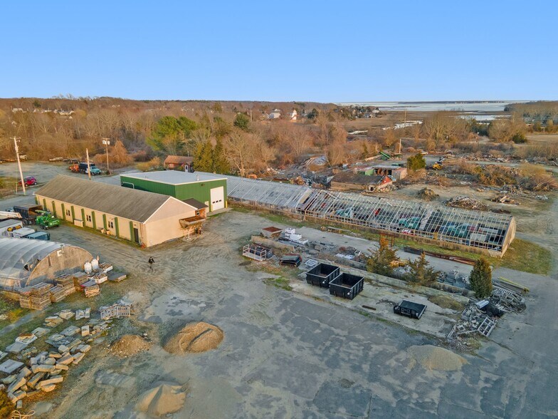 More Photos Of 267 Huttleston Ave, Fairhaven Freestanding For Sale