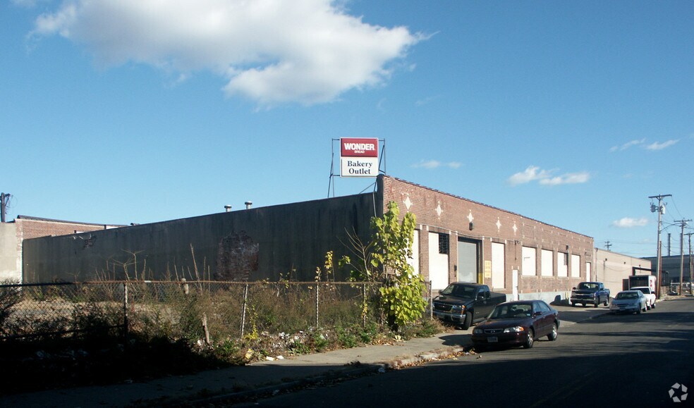 More Photos Of 855 Housatonic Ave, Bridgeport Warehouse For Lease