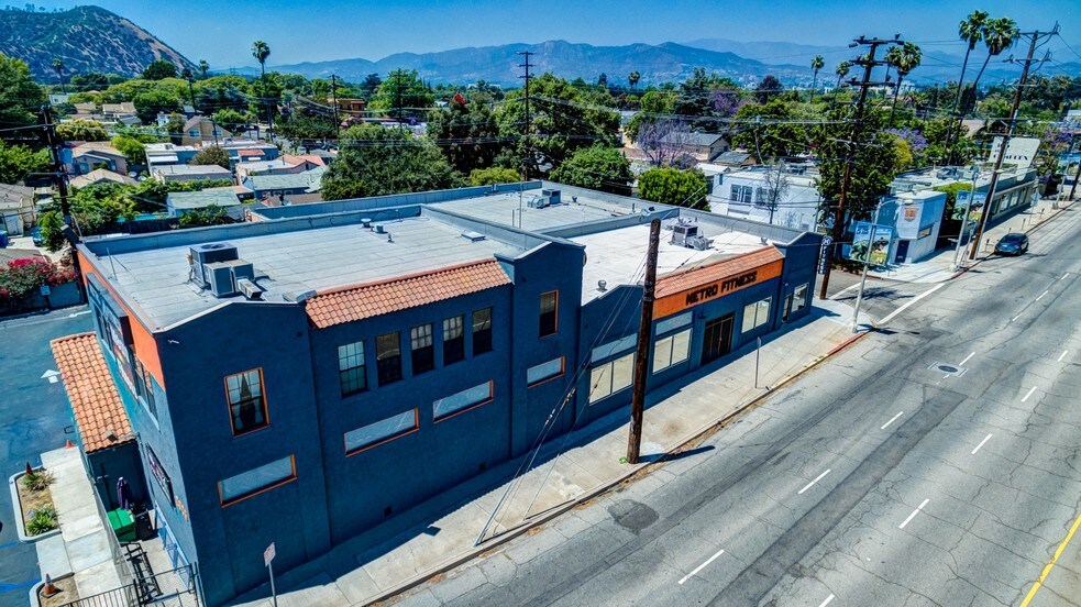 More Photos Of 2985-2999 Glendale Blvd, Los Angeles Health Club For Sale