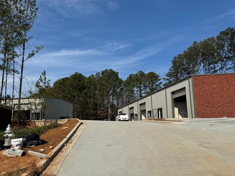 More Photos Of 3720 W County Line Rd, Douglasville Light Distribution For Lease