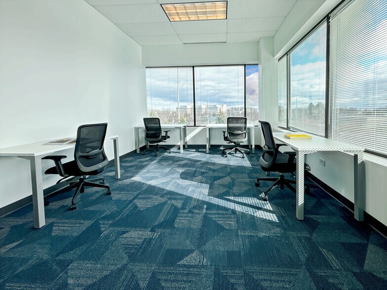 More Photos Of 1560 Wall St, Naperville Coworking Space