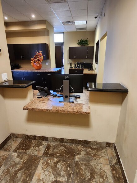 More Photos Of 2525 W Carefree Hwy, Phoenix Medical For Lease