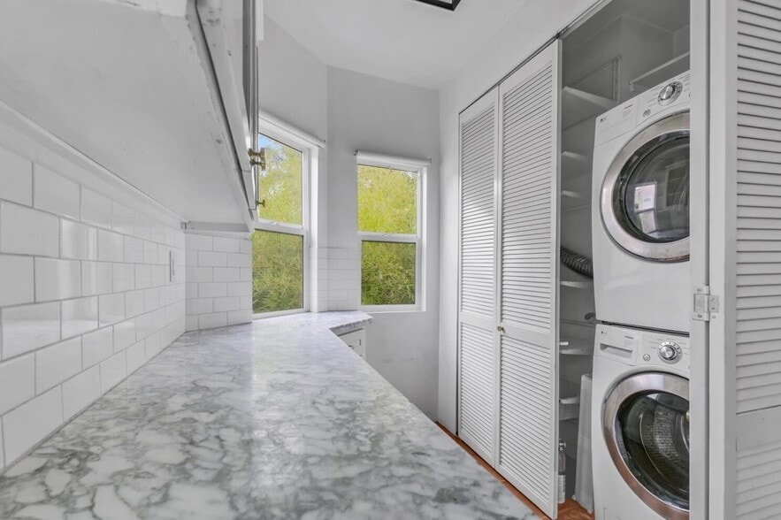 More Photos Of 5112 Edgewood Pl, Los Angeles Multifamily For Sale