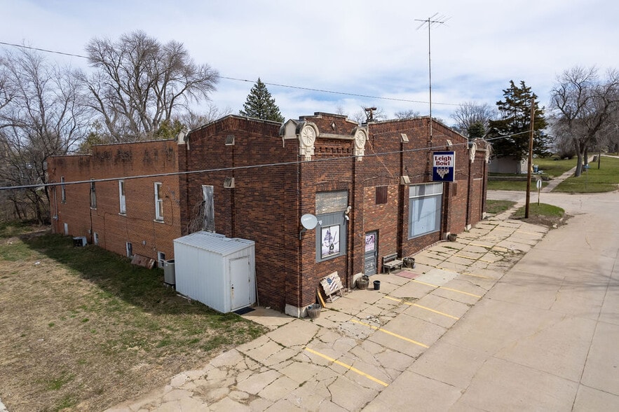 More Photos Of 134 E 2nd St, Leigh Sports And Entertainment For Sale