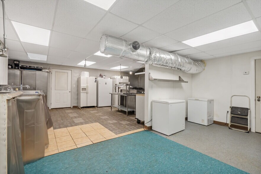 More Photos Of 6162 US Highway 160, Theodosia Restaurant For Sale