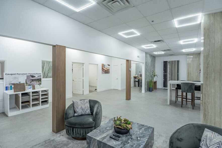 More Photos Of 3520 Old Metro Pky, Fort Myers Warehouse For Lease