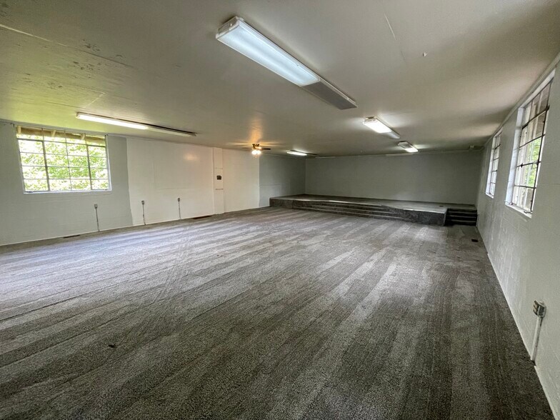 More Photos Of 354 Old Plank Rd, Seagrove Office For Lease