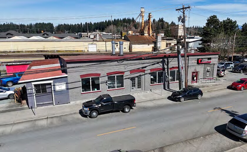 More Photos Of 135 E Hill St, Monroe Auto Repair For Sale