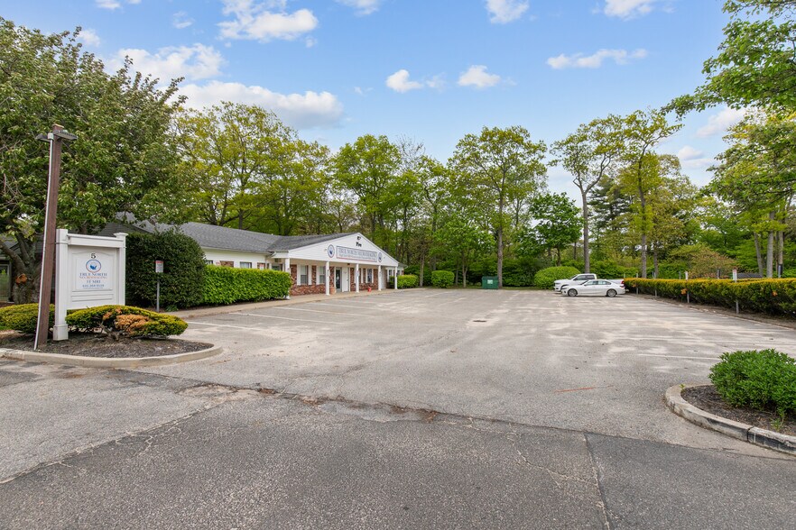 More Photos Of 5 Medical Dr, Port Jefferson Station Medical For Sale