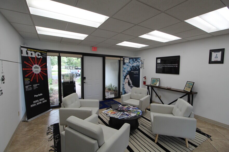 More Photos Of 5717 Bessie Dr, Sarasota Office For Lease
