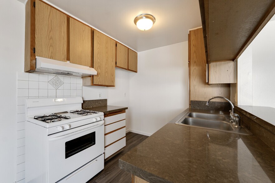 More Photos Of 18356 Napa St, Northridge Apartments For Sale