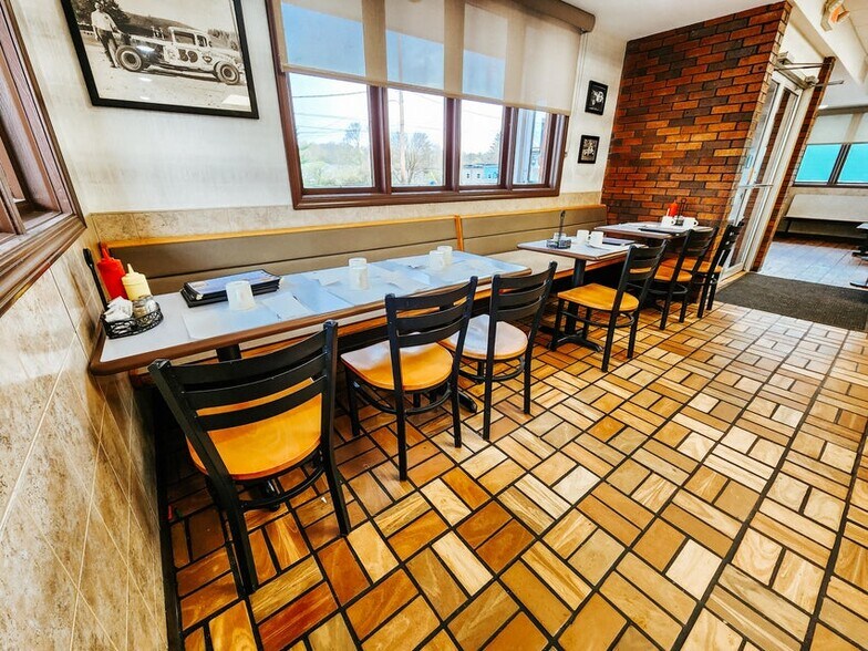 More Photos Of 75 W Carleton Rd, Hillsdale Restaurant For Sale