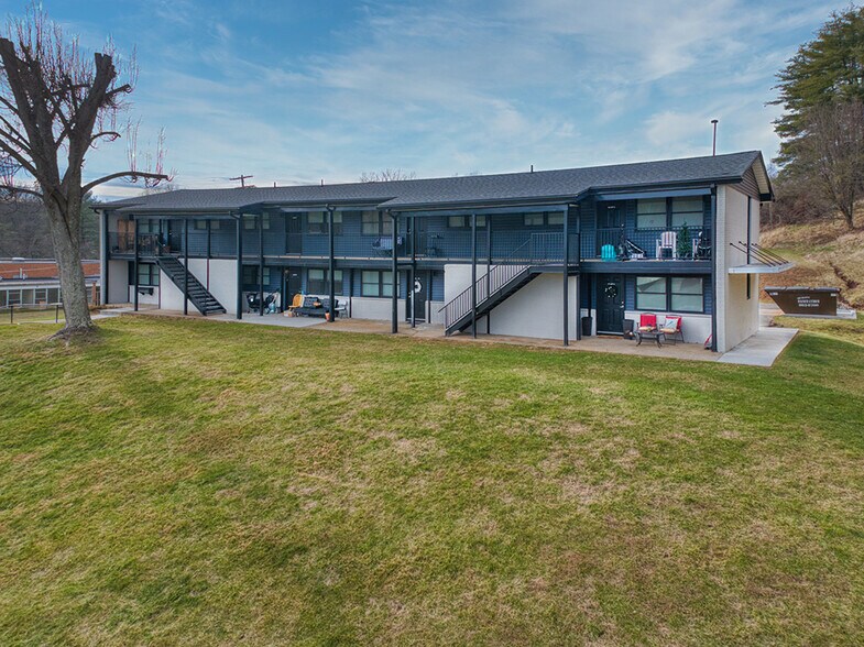 More Photos Of 46 Parkway Pl, Parkersburg Multifamily For Sale