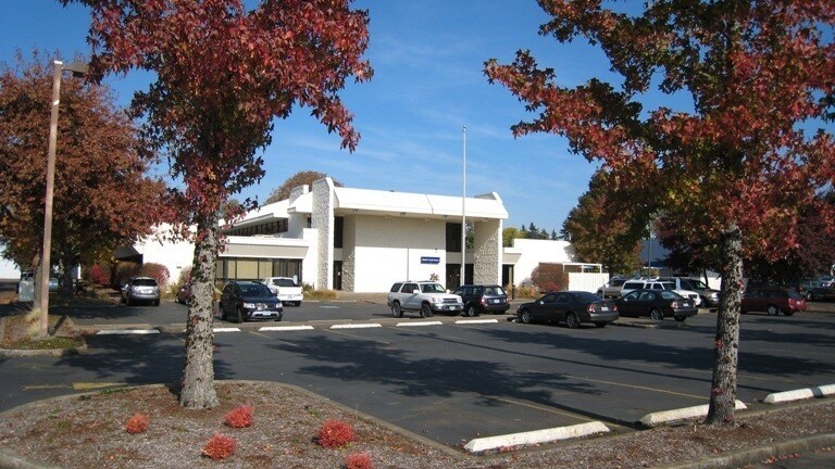 More Photos Of 1900 Hines St SE, Salem Office For Sale