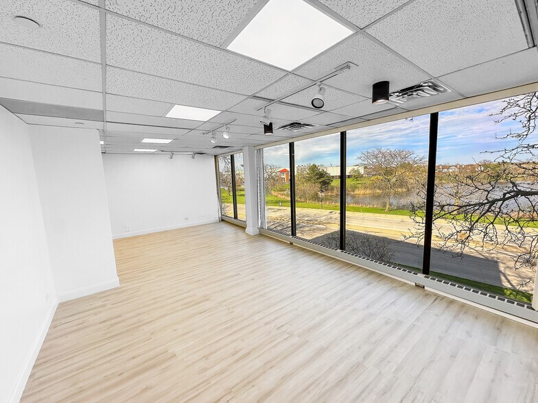 More Photos Of 62 Orland Square Dr, Orland Park Office For Sale