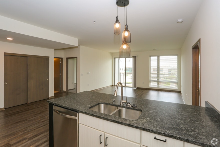 More Photos Of 7955-7973 S Main St, Oak Creek Apartments For Lease