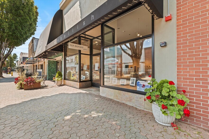 More Photos Of 511 S 1st St, Mount Vernon General Retail For Sale