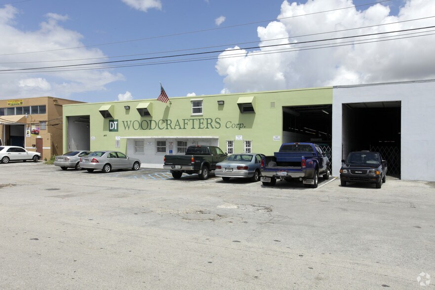 More Photos Of 1677 W 31st Pl, Hialeah Manufacturing For Lease