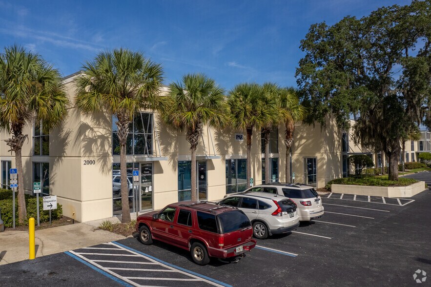More Photos Of 2200 N Alafaya Trl, Orlando Office For Lease
