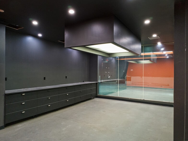 More Photos Of 7402 W Sunset Blvd, Los Angeles Freestanding For Lease