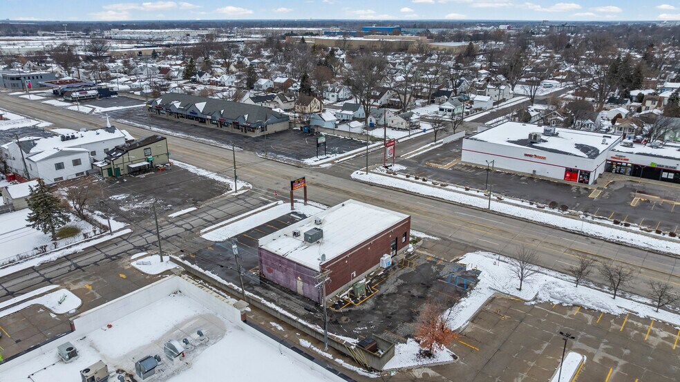 More Photos Of 7512 E 9 Mile Rd, Warren Convenience Store For Sale