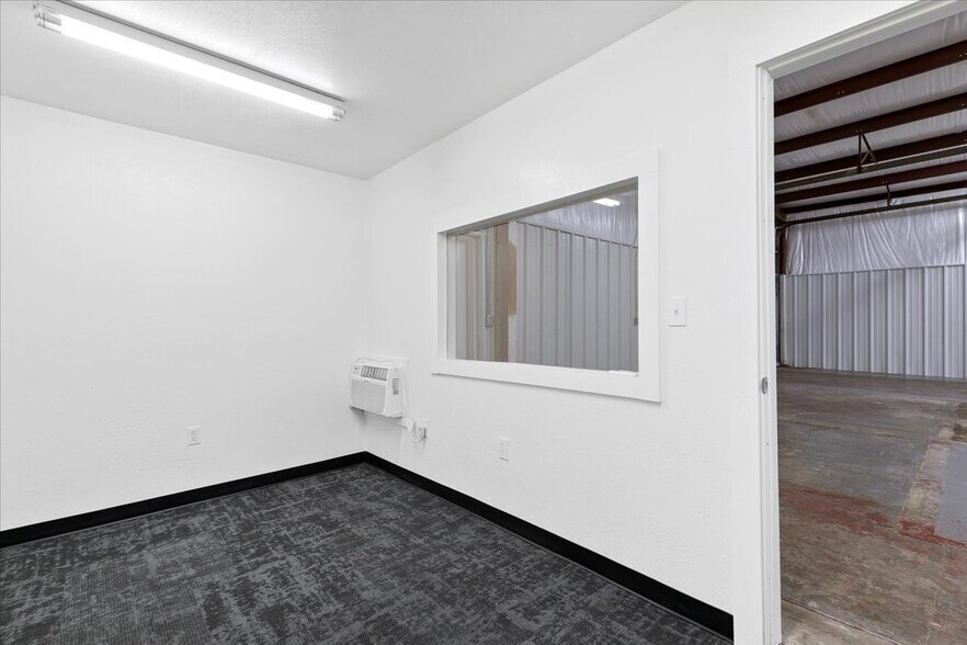 More Photos Of 4102-4112 S High Ave, Oklahoma City Service For Lease