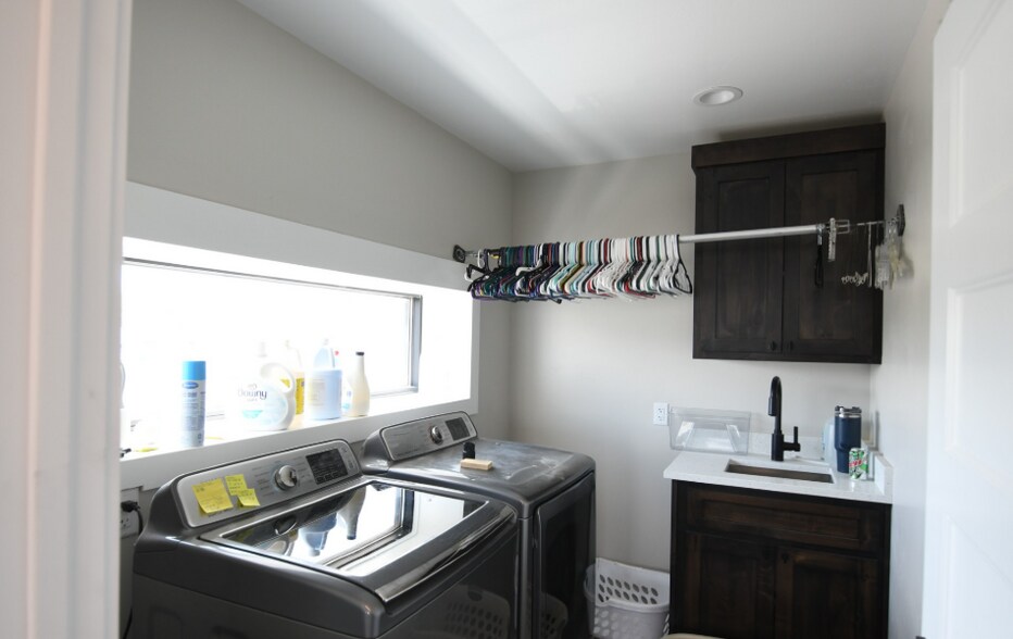 More Photos Of 2 N 580 W, Blackfoot Light Manufacturing For Sale