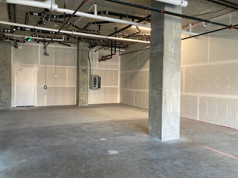 More Photos Of 1526 Finlay St, White Rock Apartments For Sale