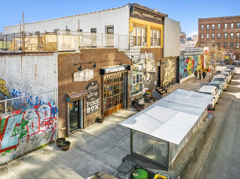 More Photos Of 10 Grattan St, Brooklyn Warehouse For Lease