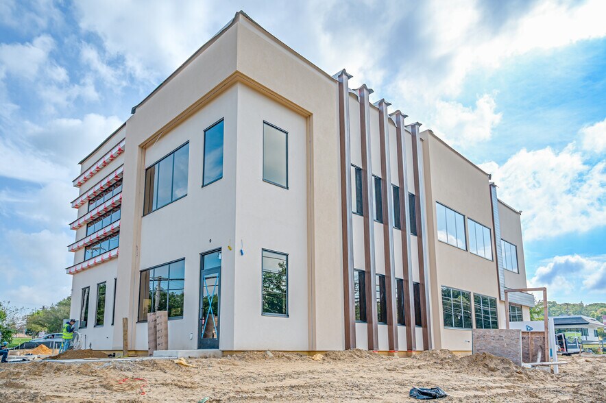 More Photos Of 2100 W County Line Rd, Jackson Office For Lease