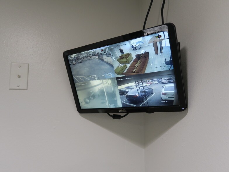 More Photos Of 5638 Star Ln, Houston Auto Dealership For Lease