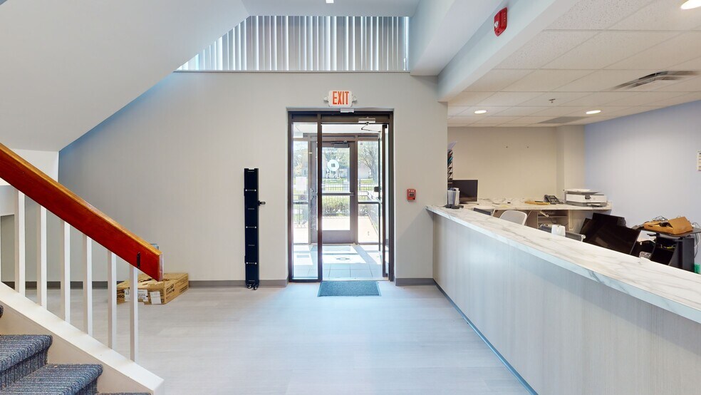 More Photos Of 1920 McKinley Ave, Mishawaka Office For Sale