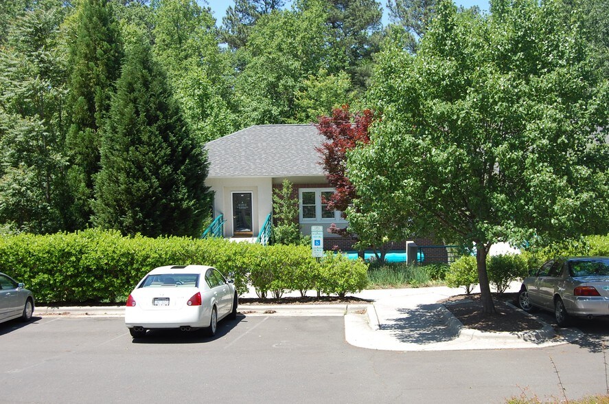 More Photos Of 101 Cloister Ct, Chapel Hill Office For Sale