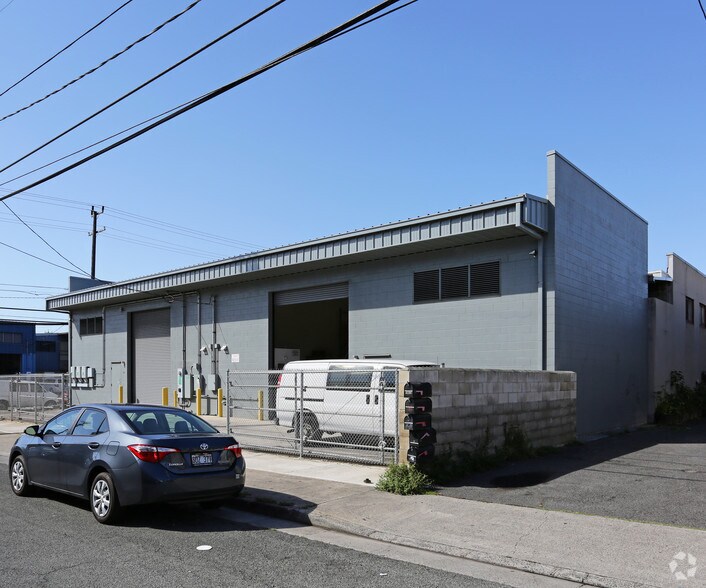 More Photos Of 296 Mokauea St, Honolulu Warehouse For Lease