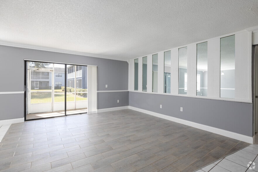 More Photos Of 180 Royal Palm Dr, Kissimmee Apartments For Sale