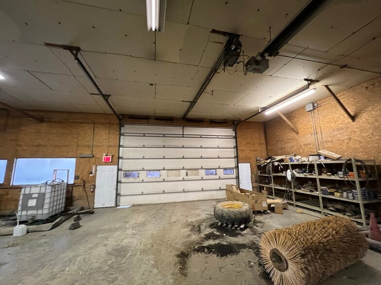 More Photos Of 1490 Truss Rd SW, New Philadelphia Warehouse For Sale