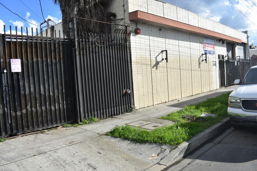 More Photos Of 8614-8616 Mettler St, Los Angeles Industrial For Sale