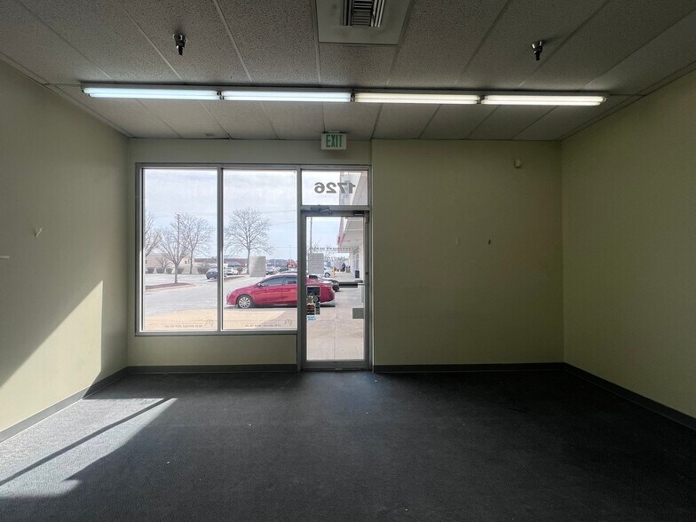 More Photos Of 1700-1740 N Rolling Rd, Baltimore General Retail For Lease