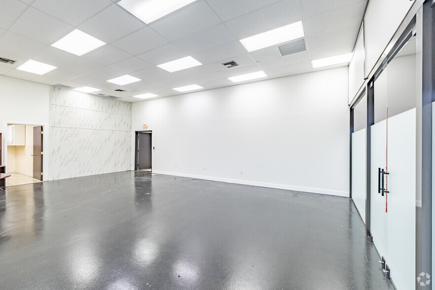 More Photos Of 4200-4250 NW 72nd Ave, Miami Warehouse For Lease