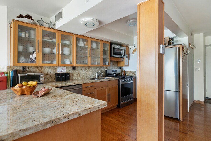 More Photos Of 2330 Silver Ridge Ave, Los Angeles Apartments For Sale