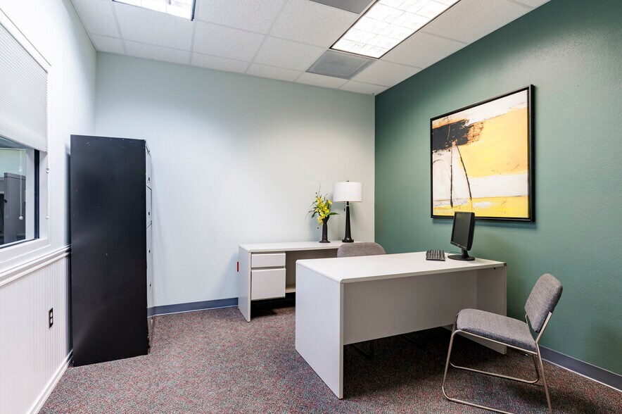 More Photos Of 1938 N Hercules Ave, Clearwater Office For Sale