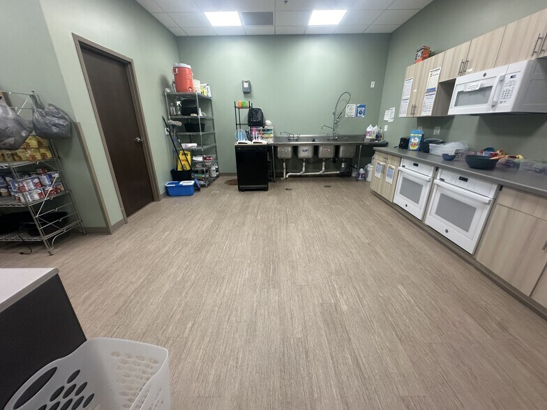 More Photos Of 1625 US Highway 61 N, Lancaster Warehouse For Sale