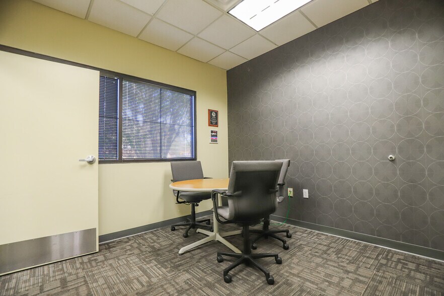 More Photos Of 3811 NW 40th Ter, Gainesville Office For Lease