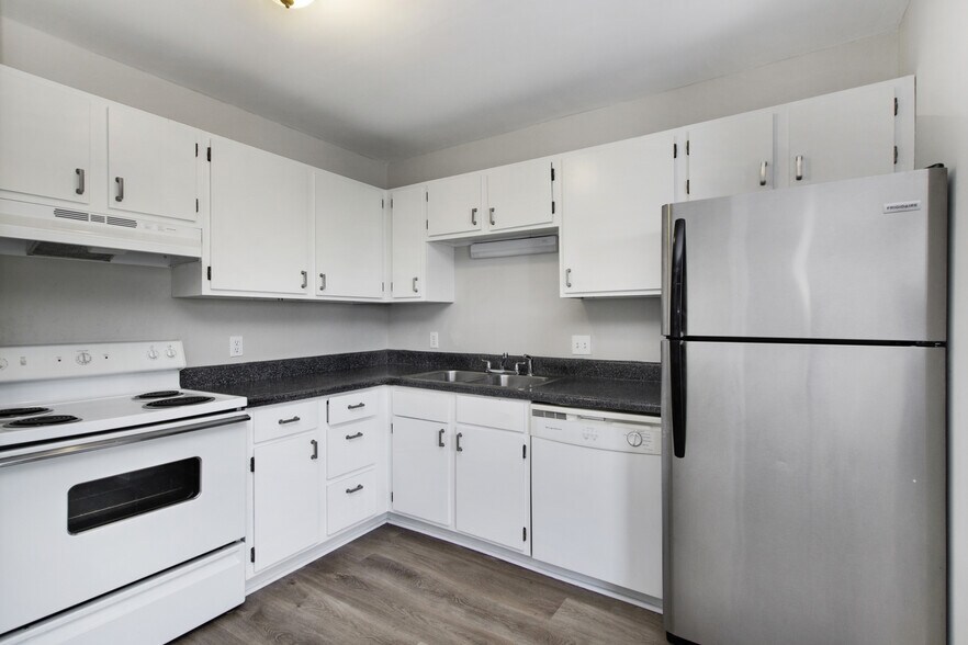 More Photos Of 1012-1032 Hickory Hill Ln, Hermitage Apartments For Sale