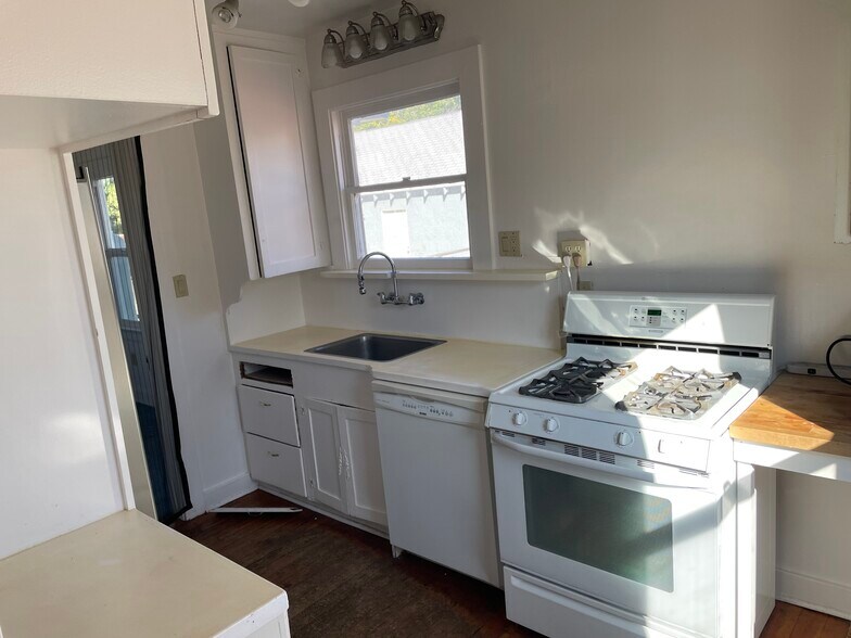 More Photos Of 151 Maciver Ln, Bishop Office For Lease