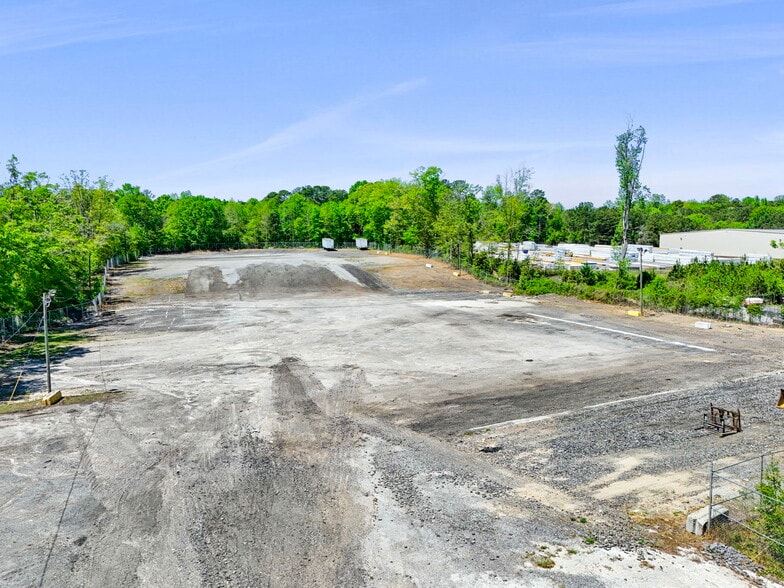 More Photos Of 623 Highway 29 S, Newnan Parking Lot For Lease