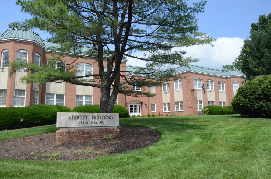 Primary Photo Of 235 Alpha Dr, Pittsburgh Office For Sale