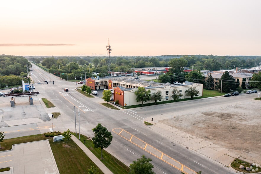 More Photos Of 3160 River Rd, River Grove Hotel For Sale