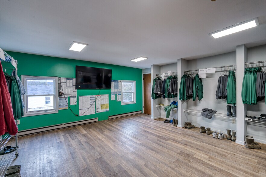 More Photos Of 192 Mayo Rd, Edgewater Light Manufacturing For Sale